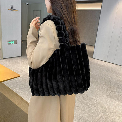 Calista Pluche Cloudpuff Schoudertas | Zachte en Stijlvolle Tas met Luxe Look