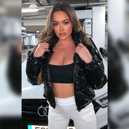 Awiti Cropped Pufferjas | Glanzende PU-Leren Winterjas met Edgy Look