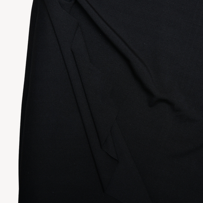 Siena zwarte satijnen maxi-jurk – elegante avondjurk met hoge split