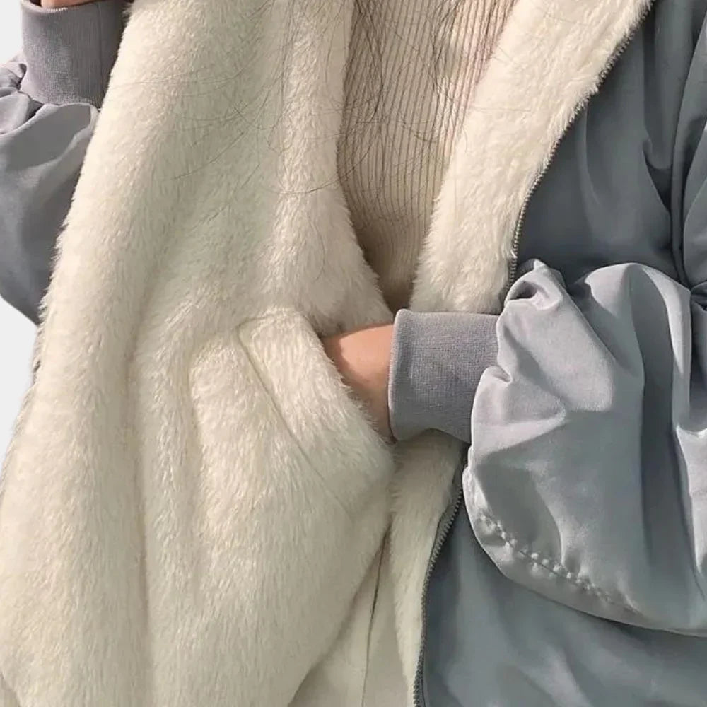 CHIARA Arctic Elegance Jas | Getailleerde Waterafstotende Bomberjack met Capuchon en Zachte Voering