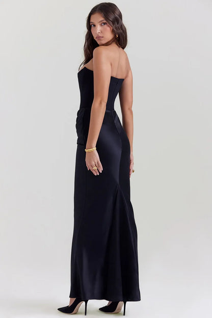 Isabella Dress | Luxe Satijnen Maxi-jurk met Gecorsetteerd Lijfje en Kantdetails